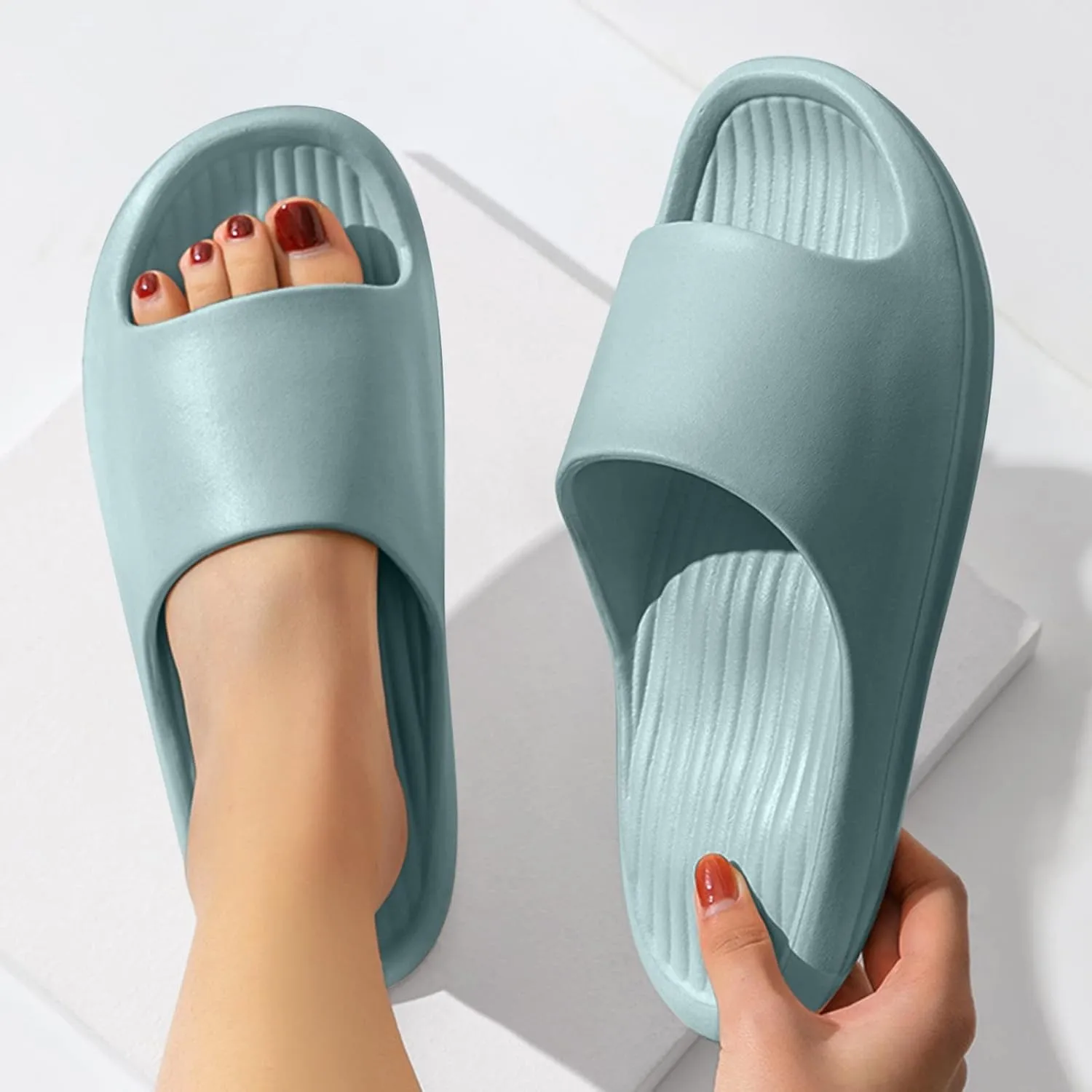 Bathroom Slippers Men Shower Shoes Women Mens Slides Womens Slides Gym Drainage Hole Lightweight Slippers
