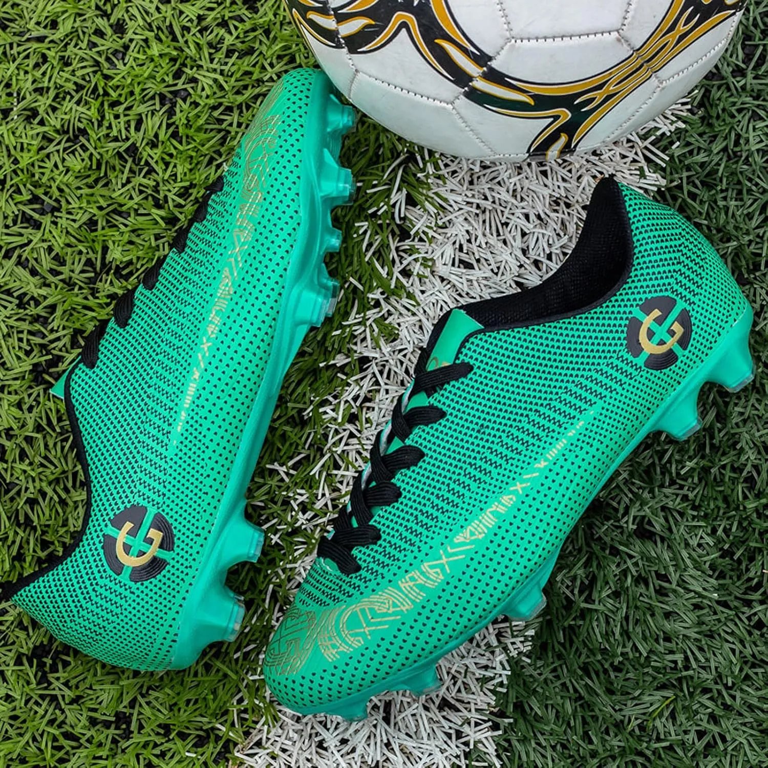 CERYTHRINA Kids Athletic Soccer Shoes Boys Girls Professional Football Shoes Mens Youth Comfortable and Breathable Football Cleats Training Sneakers