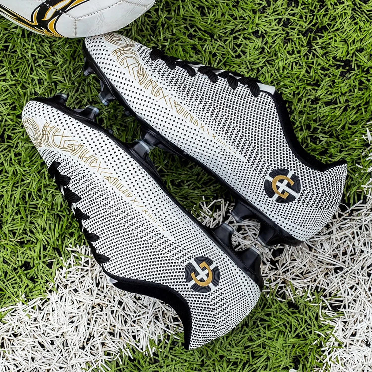 CERYTHRINA Kids Athletic Soccer Shoes Boys Girls Professional Football Shoes Mens Youth Comfortable and Breathable Football Cleats Training Sneakers