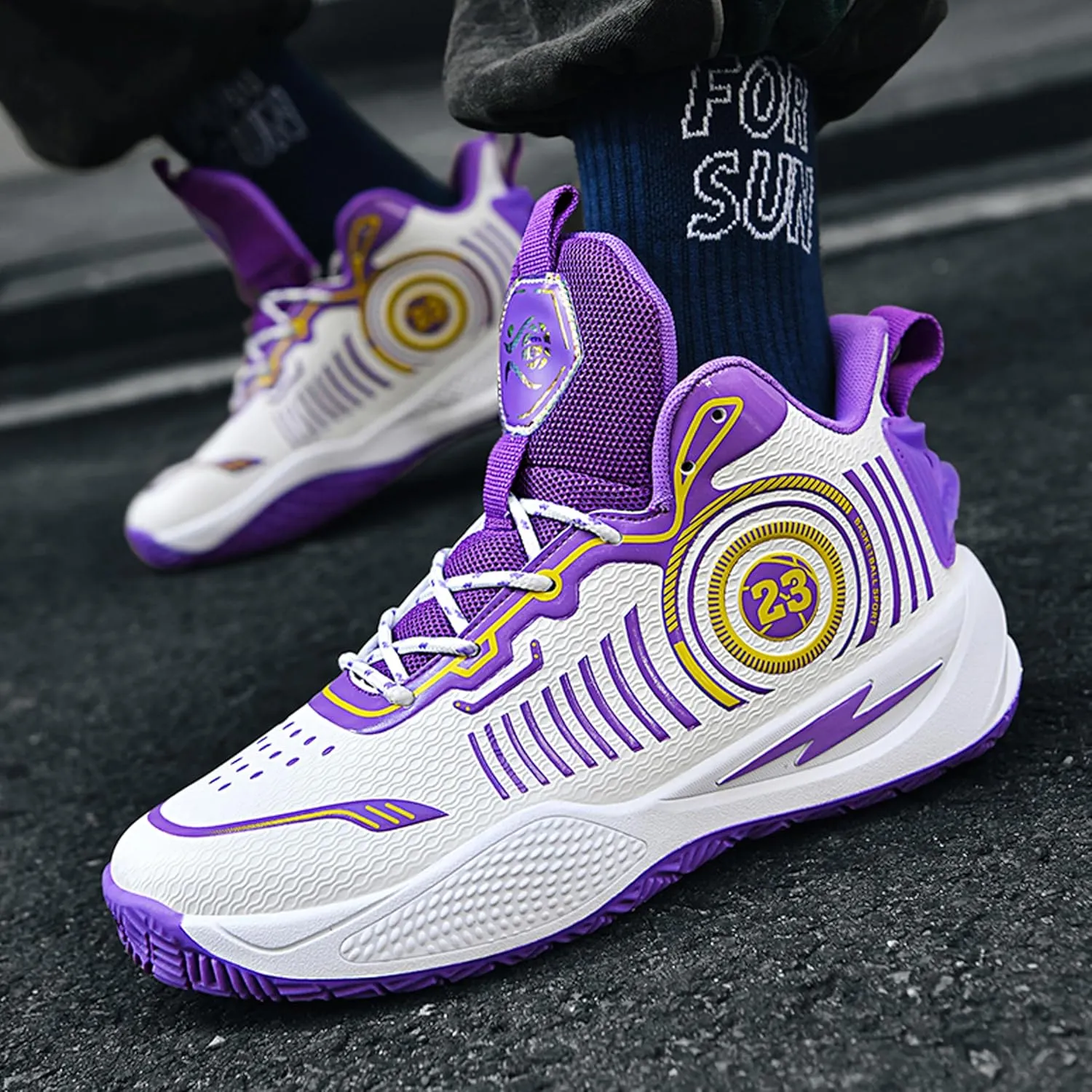 Men's High-Top Basketball ShoesWear-Resistant and Anti-Slip Soles Running Shoes Graffiti Design Fashionable Sports Shoes