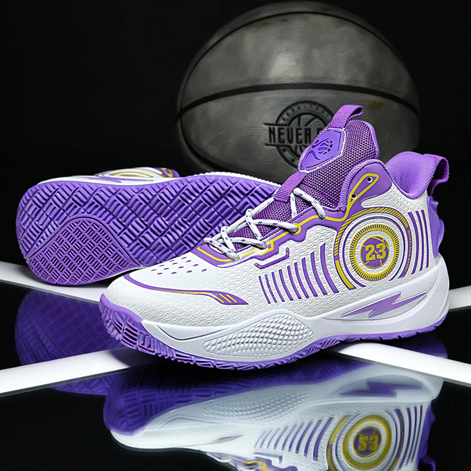 Men's High-Top Basketball ShoesWear-Resistant and Anti-Slip Soles Running Shoes Graffiti Design Fashionable Sports Shoes