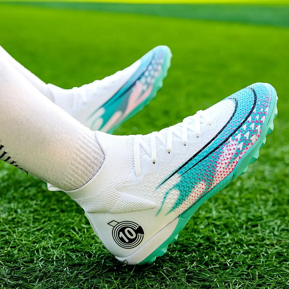 Men's Soccer Shoes High-Top Soccer Cleats Outdoor Breathable Athletic Professional Spikes Youth Boys Football Shoes
