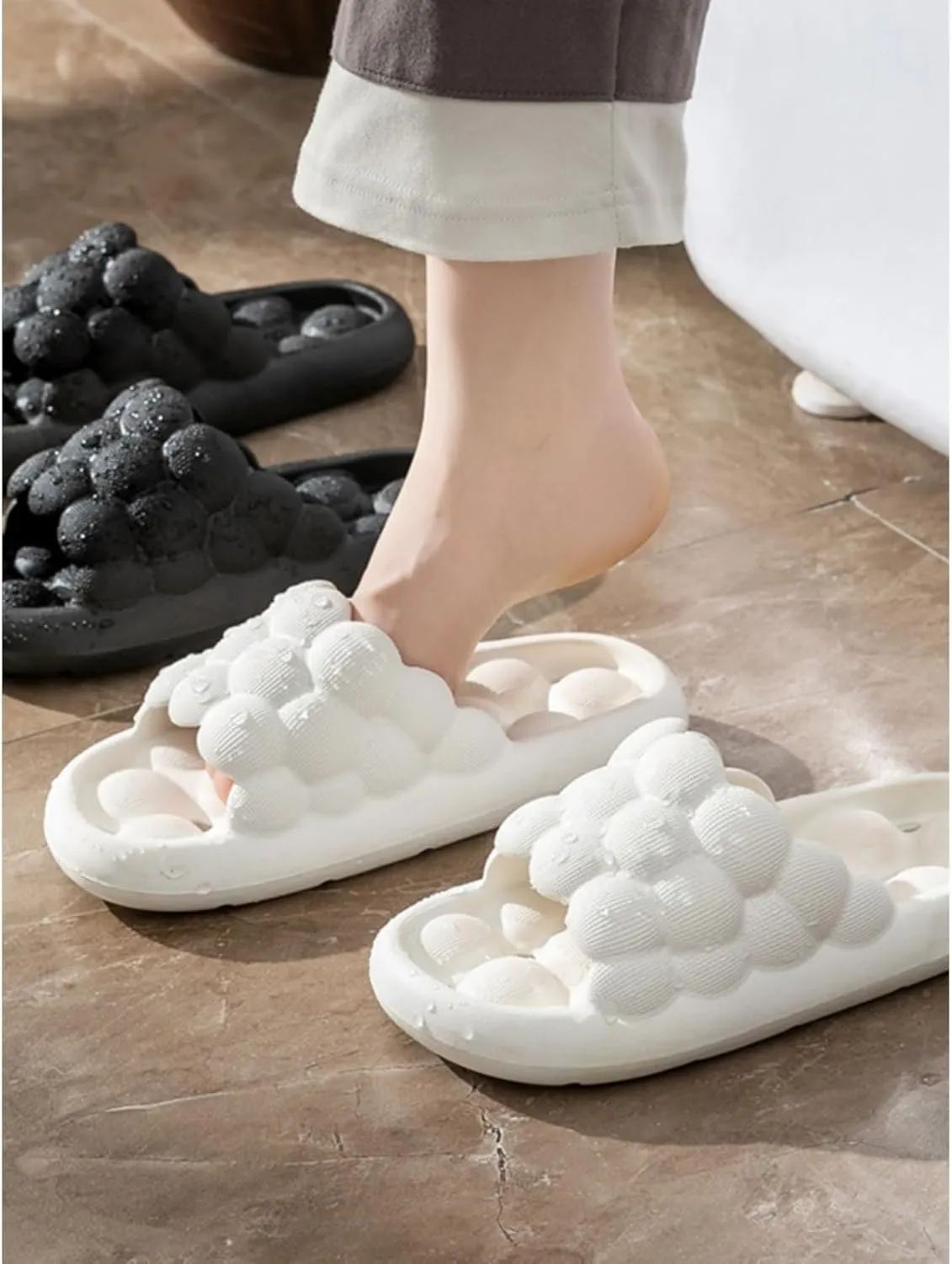 Slippers Bathroom Water Leakage Slippers Men and Women Hollow Quick-Drying Breathable Slippers Home Hotel Bathroom Bath Shower Slippers Summer Sandals(Green,36/37)