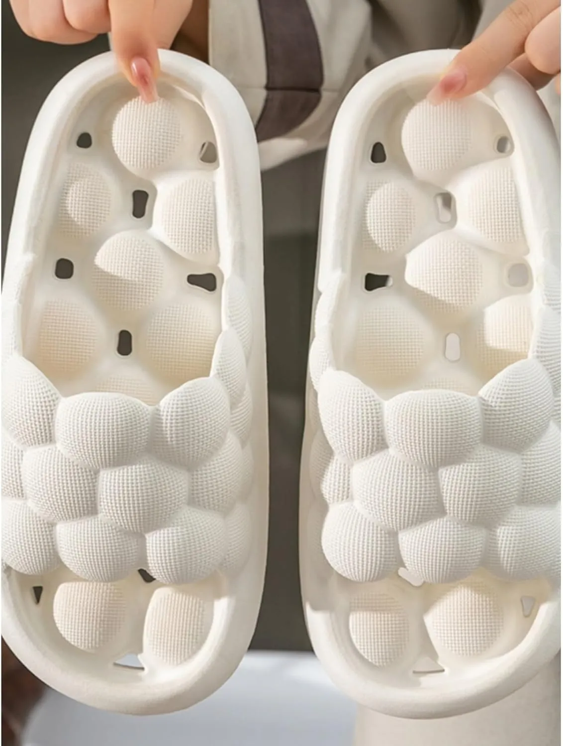 Slippers Bathroom Water Leakage Slippers Men and Women Hollow Quick-Drying Breathable Slippers Home Hotel Bathroom Bath Shower Slippers Summer Sandals(Green,36/37)