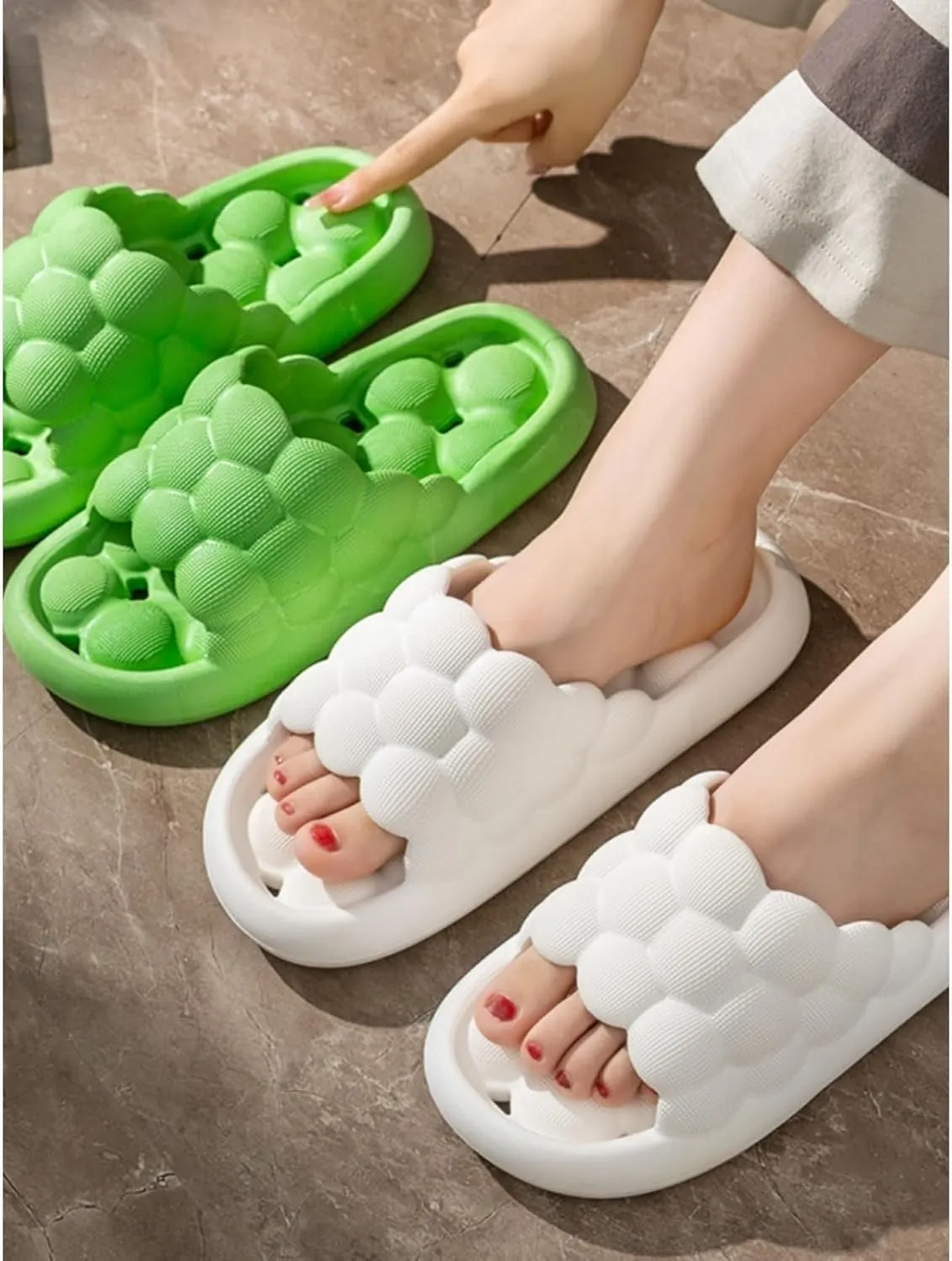 Slippers Bathroom Water Leakage Slippers Men and Women Hollow Quick-Drying Breathable Slippers Home Hotel Bathroom Bath Shower Slippers Summer Sandals(Green,36/37)