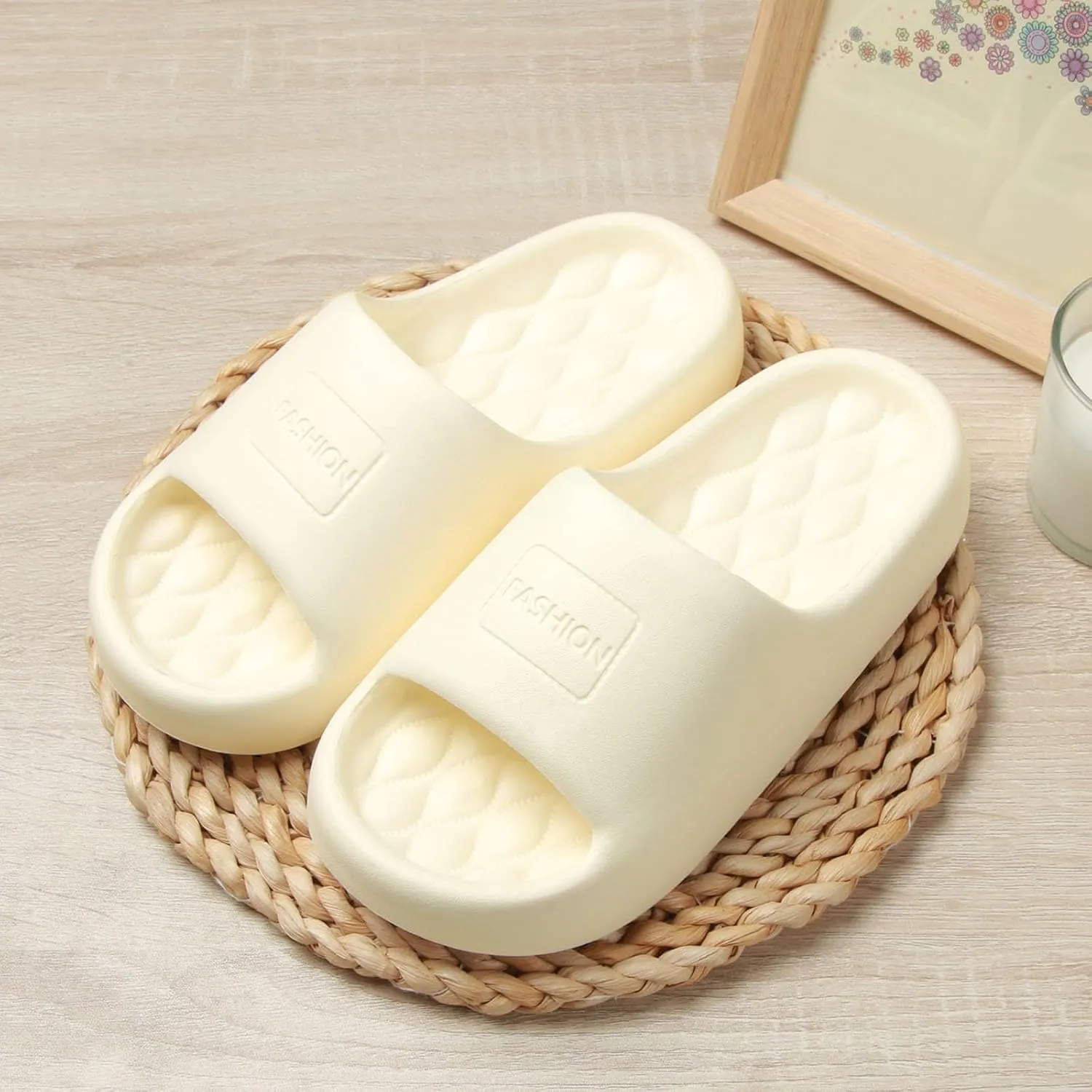 Women's Flat Slippers Indoor Home Beach Non Slip Sandal Vacation Sandals Comfortable Walking Sandals for Women